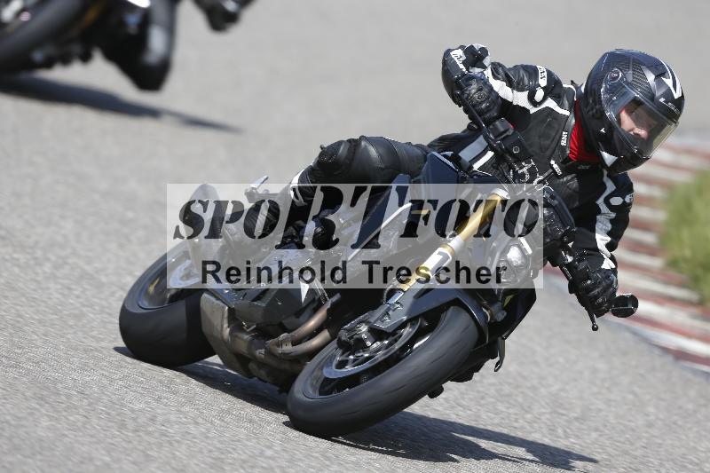 Archiv-2025/09 22.04.2025 Cornu Master School ADR/rot-rouge/12